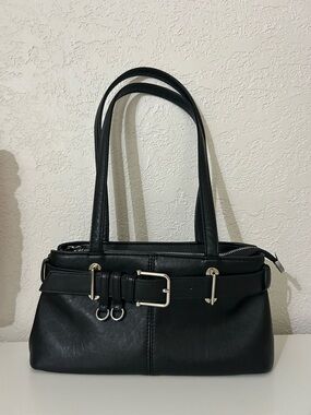 Classic Black Leather Shoulder Bag with Buckle Detail